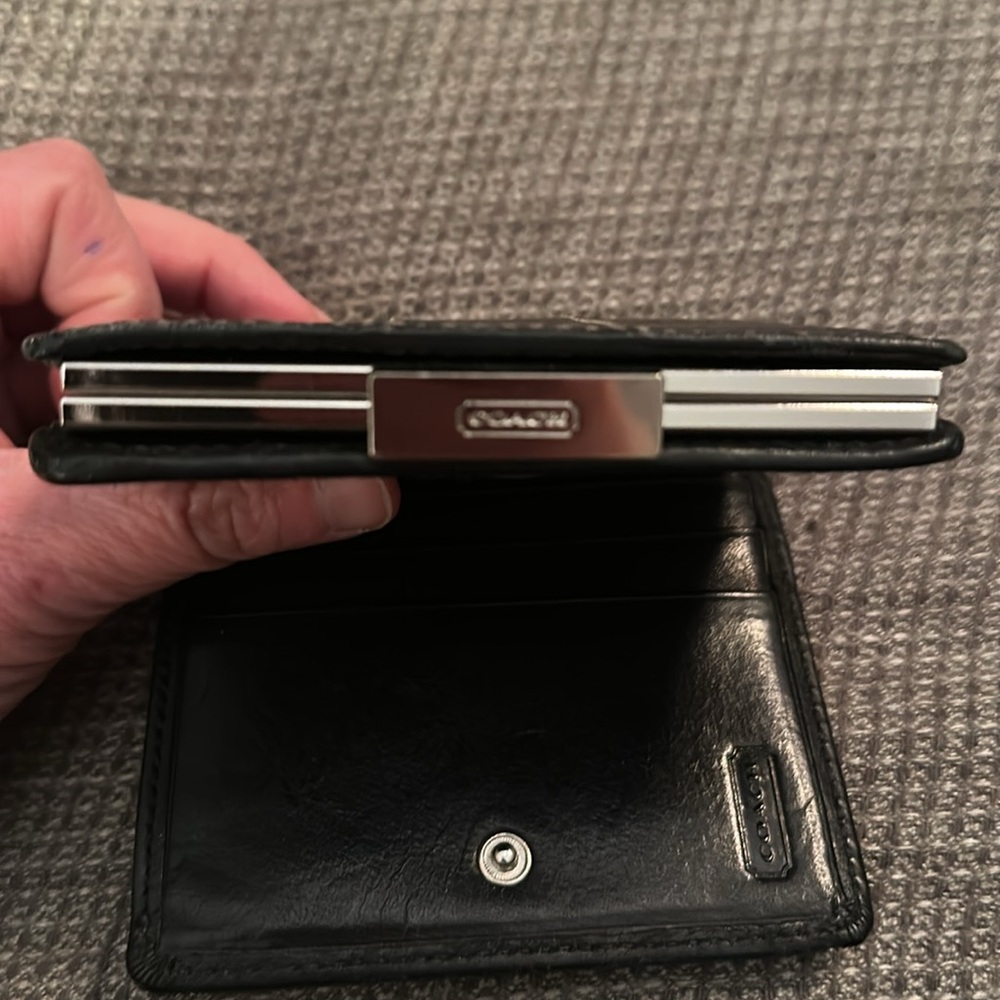 Vintage Coach Black Leather bifold Wallet - Picture 5 of 6